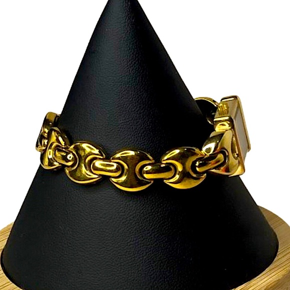 Vintage GUCCI Gold Plated Ladies Swiss Made Dress Watch 1800L - Picture 9 of 17